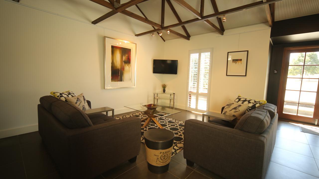 Irongate Studio B&B Mintaro エクステリア 写真